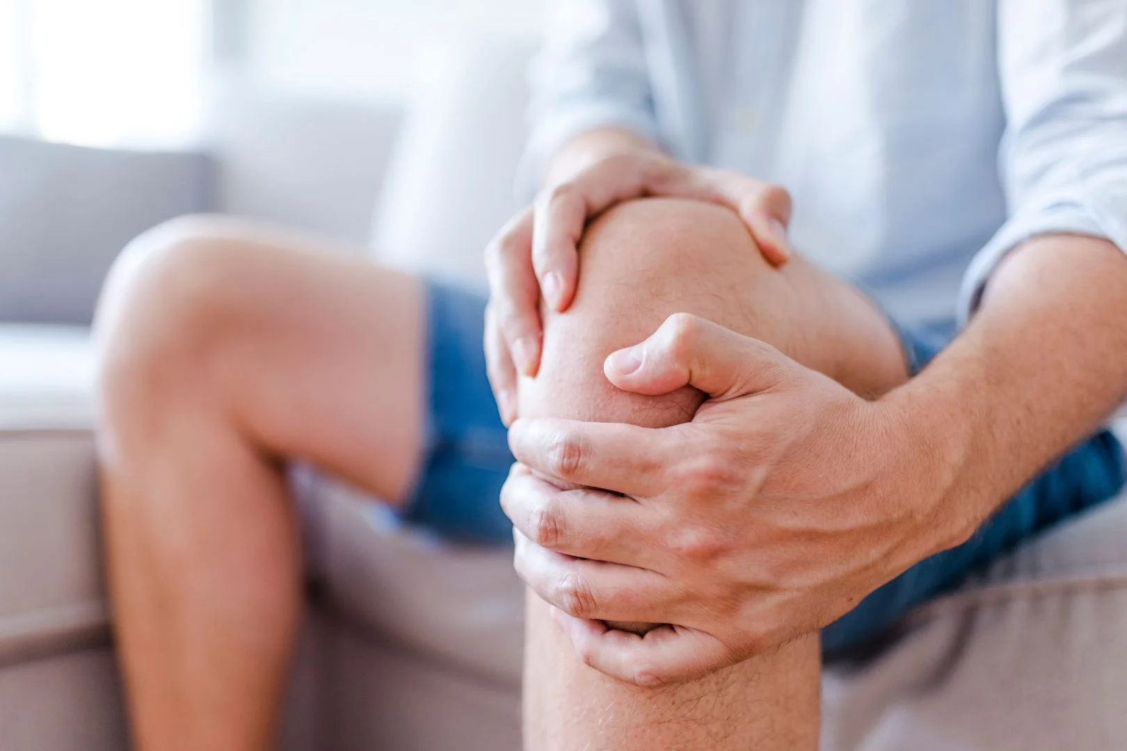 膝关节疼痛的原因和症状